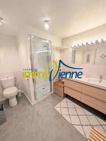 Vente Maison 6 pièces 183 m2 à Lussac-les-Châteaux