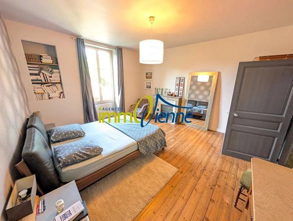 Vente Maison 6 pièces 183 m2 à Lussac-les-Châteaux