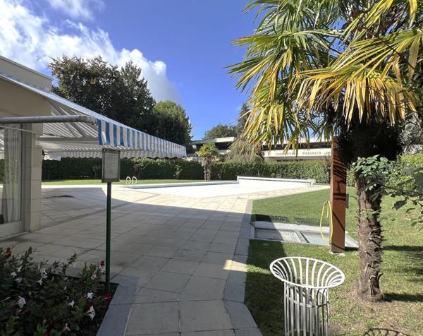 Studio au Chesnay  Résidence Concorde de Parly 2 - Bon état