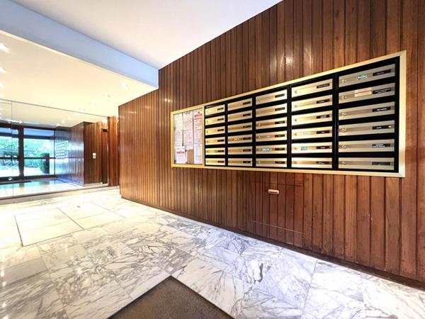 Studio au Chesnay  Résidence Concorde de Parly 2 - Bon état