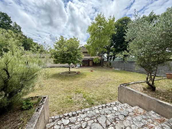 Ensemble immobilier sur 1.8 hectares