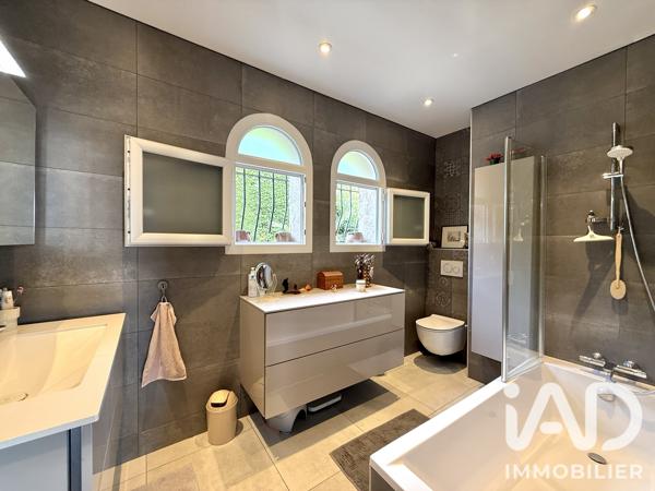 Maison à vendre 8 pièces 223 m² Vence