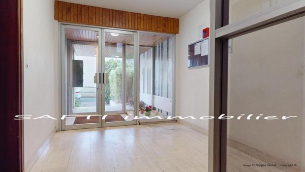 Grand appartement 109m2 – 3/4 Chambres – cave – box privé 2 voitures - Résidence privée.