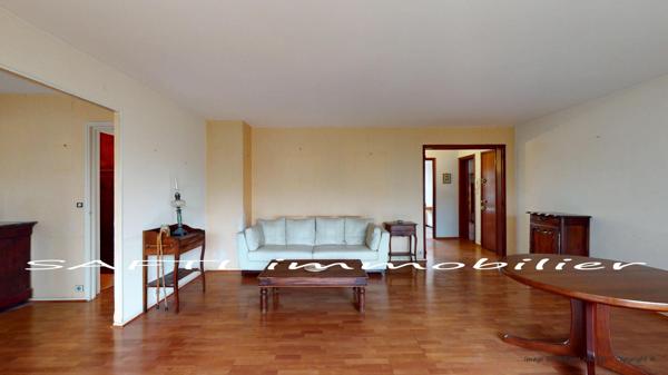 Grand appartement 109m2 – 3/4 Chambres – cave – box privé 2 voitures - Résidence privée.