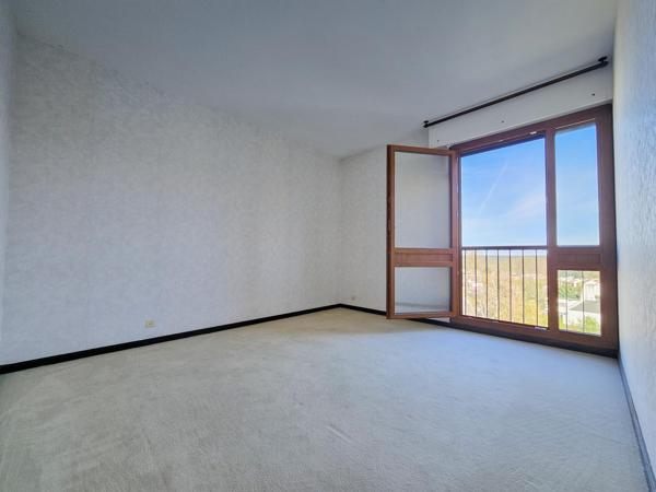 Domaine d'Aunette, appartement T4, vue dégagée, de nombreux rangements