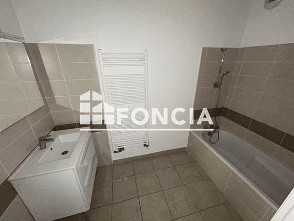 Location Appartement 3 pièces 63.1 m² - 357 AVENUE VICTOR HUGO Valence 26000