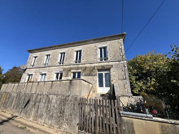 Maison à vendre 128 000 € Javerlhac-et-la-Chapelle-Saint-Robert 5 p 129 m² DPE E