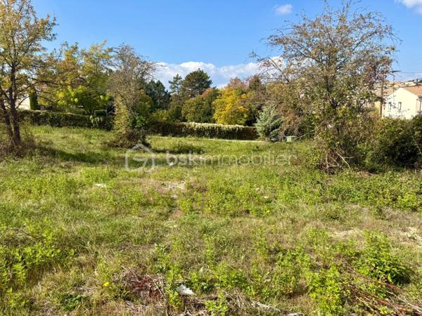 Terrain de 2 760 m²