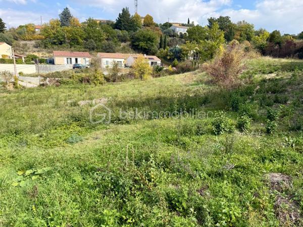 Terrain de 2 760 m²