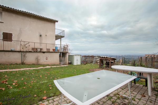 Appartement 108m2, 6 pièces à POLLIONNAY (69) - 4 chambres, 1 bureau et grand terrain.