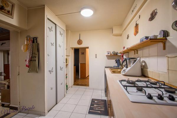 Appartement 108m2, 6 pièces à POLLIONNAY (69) - 4 chambres, 1 bureau et grand terrain.