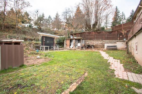 Appartement 108m2, 6 pièces à POLLIONNAY (69) - 4 chambres, 1 bureau et grand terrain.