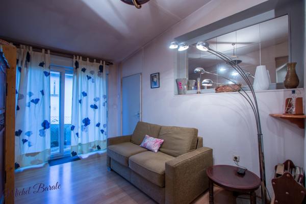 Appartement 108m2, 6 pièces à POLLIONNAY (69) - 4 chambres, 1 bureau et grand terrain.