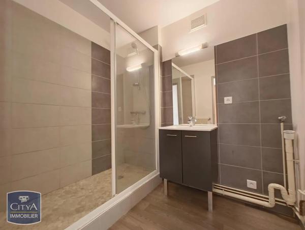 Appartement à louer 2 pièces 56.62m² Roanne (42300)