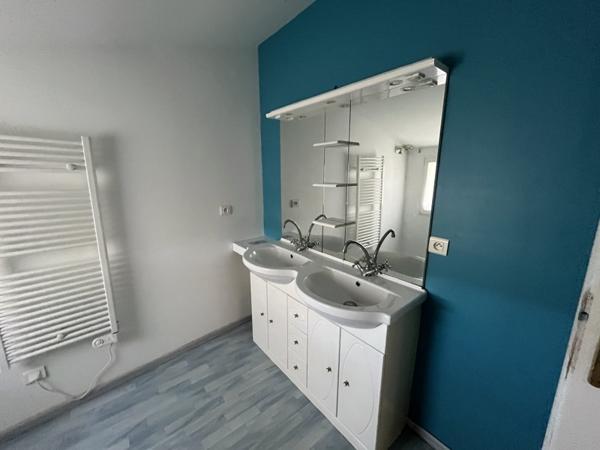 Immeuble à vendre 171 359 € Saint-Androny 140 m² DPE F