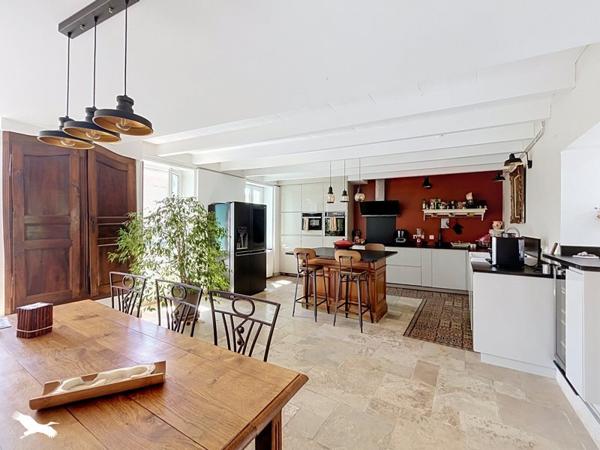 Maison à vendre 286 740 € Saint-Martin-Lacaussade 7 p 194 m² DPE C