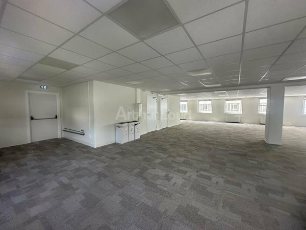 BUREAUX à LOUER de 1769 m²