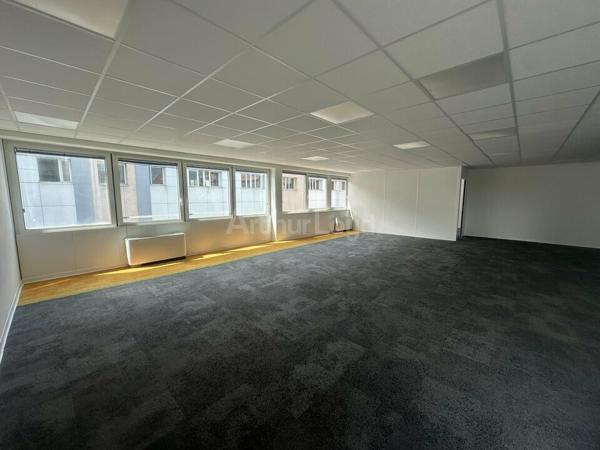 BUREAUX à LOUER de 1769 m²