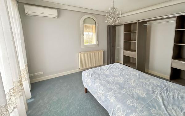 Maison à vendre    7 pièces •  Estillac