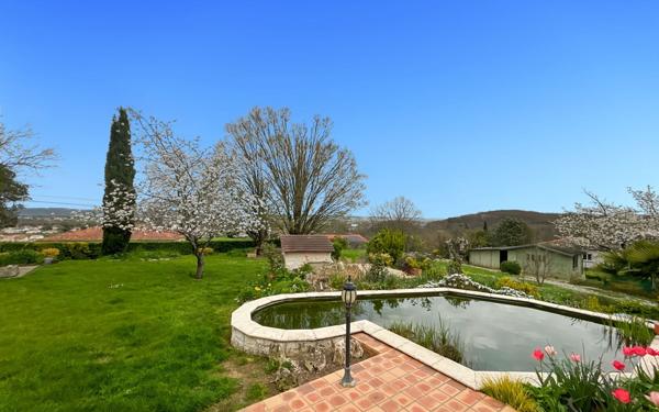 Maison à vendre    7 pièces •  Estillac