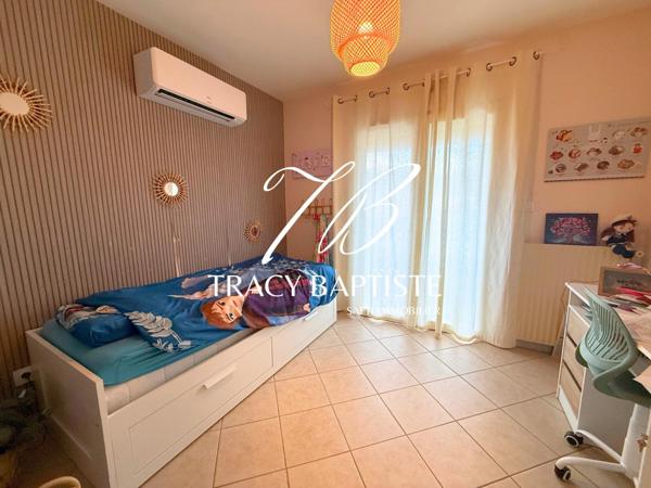 Une maison pensée pour accueillir la vie de famille – 5 chambres – Proche centre ville