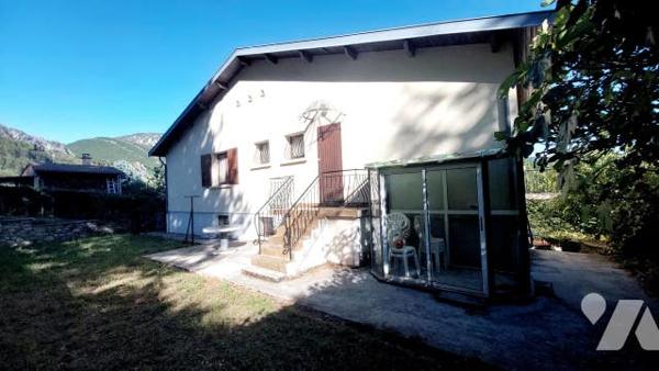 grande maison familiale T7 avec vue imprenable,  jardin clos ? combles aménageables et garage