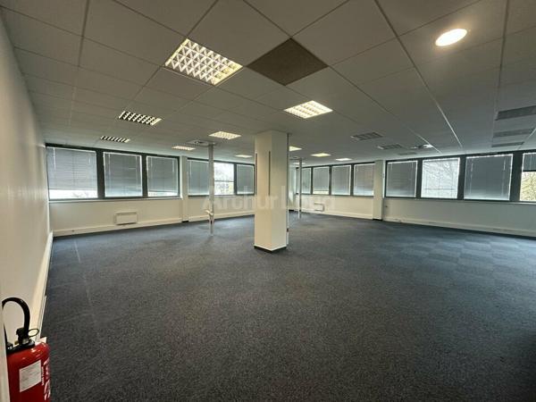 BUREAUX à VENDRE de 325 m²