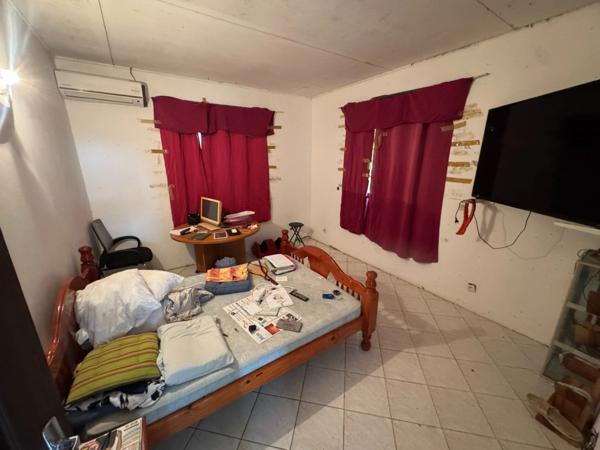 Exceptionnelle Maison a rénover sur une parcelle de 5000 m2 bord de RN1 Macouria