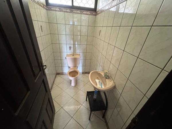 Exceptionnelle Maison a rénover sur une parcelle de 5000 m2 bord de RN1 Macouria