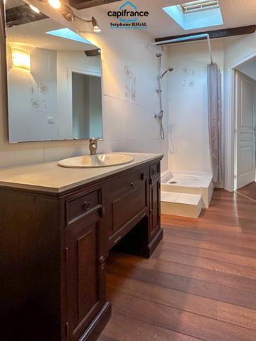 Dpt Lot et Garonne (47), à vendre FUMEL immeuble de 310m2 - Terrain de 8 148,00 m²