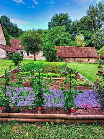 propriété- 2 maisons - dépendances - calme- 2h de Paris