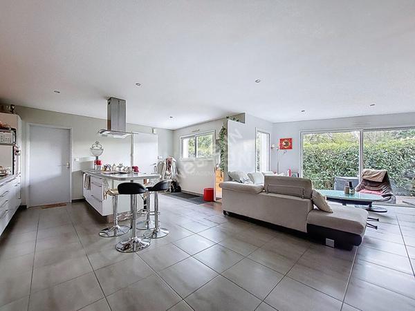 Nantes - Orvault Pont du Cens : EXCLUSIVITE ! En vente, Maison +100m² habitables avec vie de plain pied. Proche Cens et commerces.