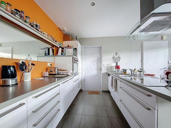 Nantes - Orvault Pont du Cens : EXCLUSIVITE ! En vente, Maison +100m² habitables avec vie de plain pied. Proche Cens et commerces.