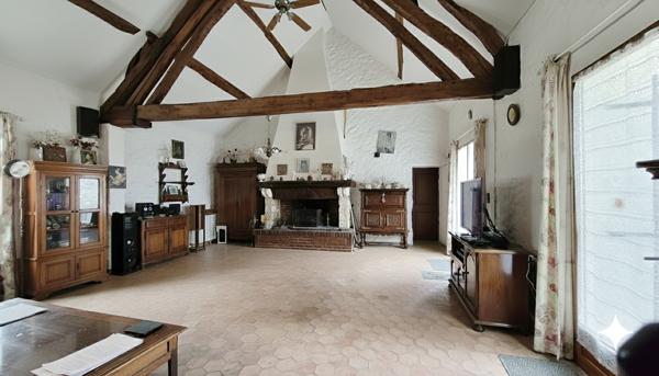 Beaune-la-Rolande (45340) Maison en Pierre avec diverses dépendances