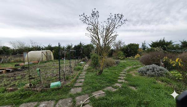 Beaune-la-Rolande (45340) Maison en Pierre avec diverses dépendances