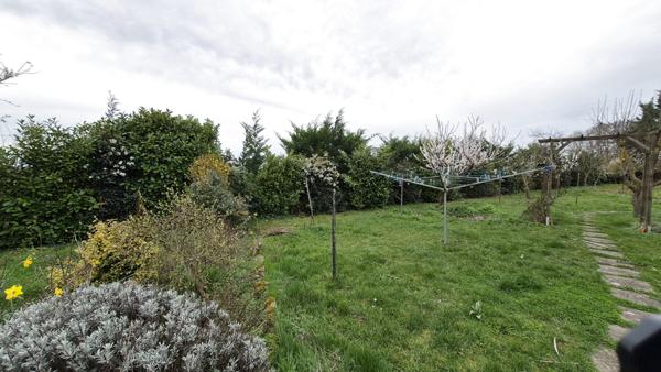 Beaune-la-Rolande (45340) Maison en Pierre avec diverses dépendances