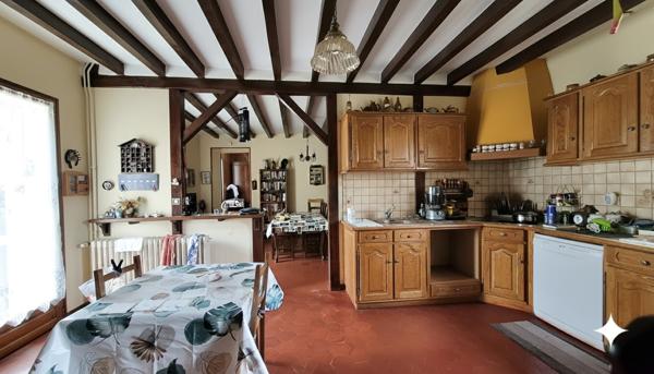 Beaune-la-Rolande (45340) Maison en Pierre avec diverses dépendances