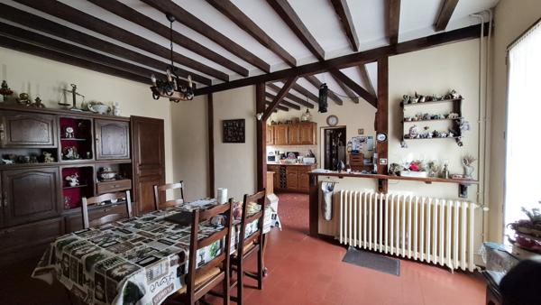 Beaune-la-Rolande (45340) Maison en Pierre avec diverses dépendances