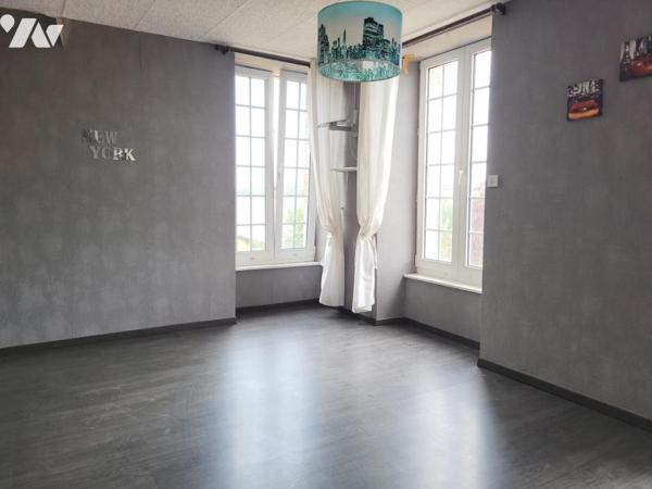 LE TOURNEUR : Maison en pierre avec 1ha60