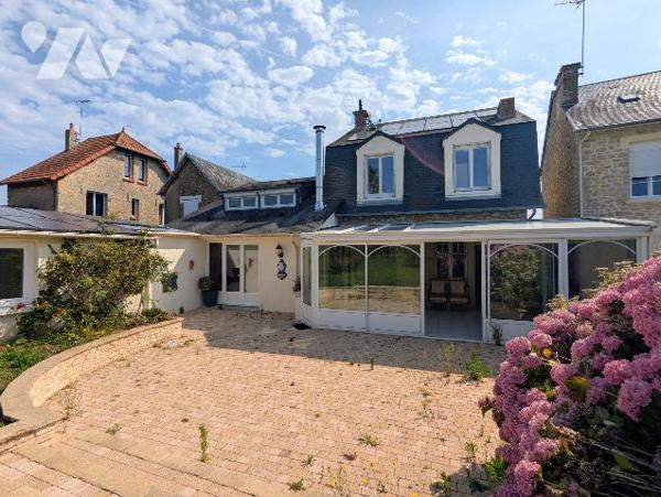 Maison de ville avec jardin et garage