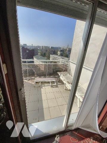 Montsouris, 3 pièces de 70 m² au 10e étage avec terrasse, vue dégagée, cave et parking