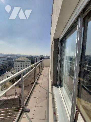 Montsouris, 3 pièces de 70 m² au 10e étage avec terrasse, vue dégagée, cave et parking
