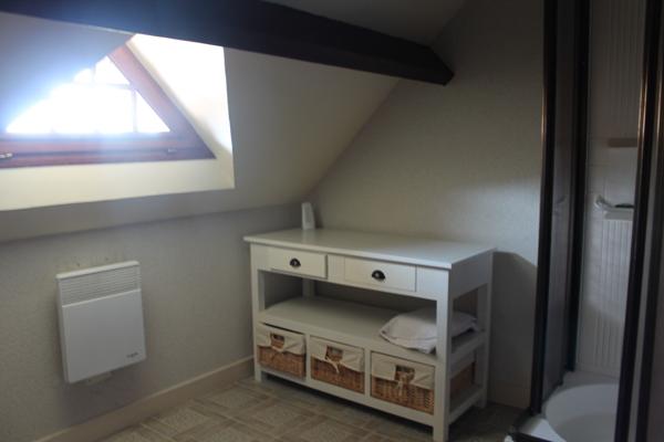 Cérilly - Maison spacieuse avec piscine chauffée sur 2699m² de terrain. Cérilly (03350)