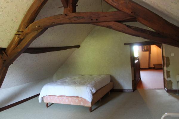 Cérilly - Maison spacieuse avec piscine chauffée sur 2699m² de terrain. Cérilly (03350)