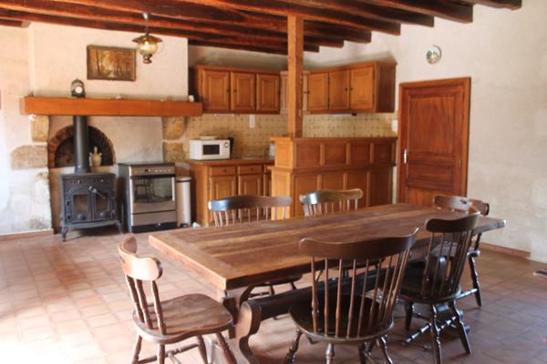 Cérilly - Maison spacieuse avec piscine chauffée sur 2699m² de terrain. Cérilly (03350)