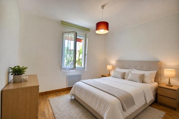 Marsilly – Maison à vendre de plain-pied au calme avec beau jardin arboré, 4 chambres, sur parcelle de 700m²