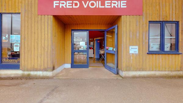 Voilerie et accastillage sur le port de Tréboul (Douarnenez)