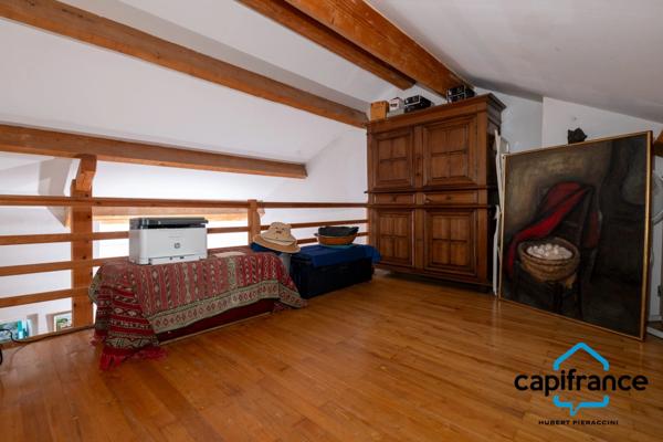 Presqu'île de Giens 83400 Maison mitoyenne de 130 m2 (92 loi carrez) 3/4ch , vue végétation et baie de l'almanarre,