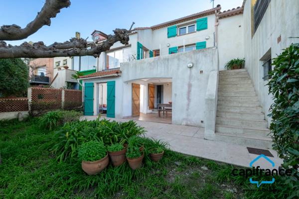 Presqu'île de Giens 83400 Maison mitoyenne de 130 m2 (92 loi carrez) 3/4ch , vue végétation et baie de l'almanarre,