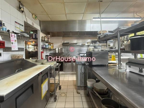Commerce à vendre 3 pièces de 220 m²